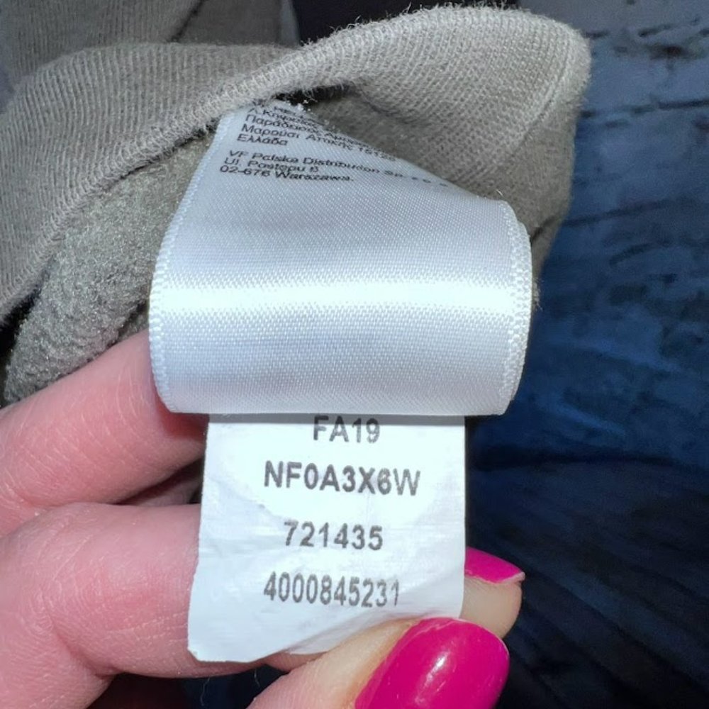 The North Face Pullover Hoodie Size Medium - Picture 10 of 10